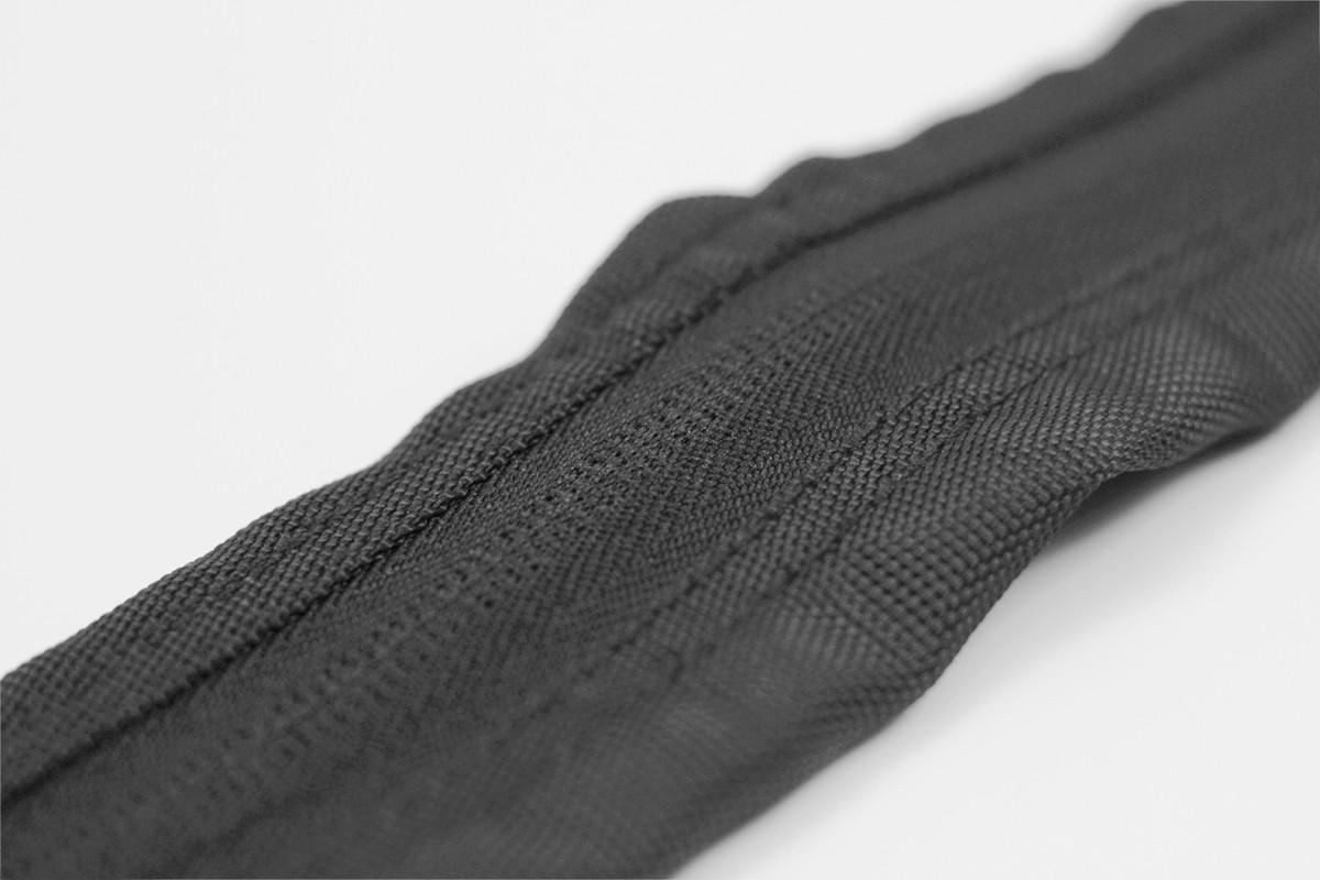 cable-sleeve-backside-zipper-track