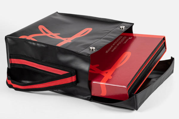 transporttasche-siebdruck-fuer-praesentationsmappe-offen